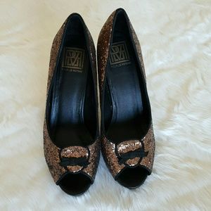 Pour la Victoire Channa Bronze Glitter Pump
